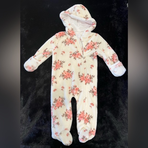 Laura Ashley 💖 Baby Fleece in Cream w Pink Flowers & Hood - Picture 1 of 10